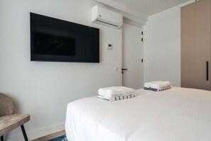 3 bedrooms, travel cot, free WiFi, bed sheets - LUX 3BR Condo Near Mambo Beach by Bocobay (Willemstad)