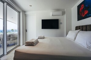 3 bedrooms, travel cot, free WiFi, bed sheets