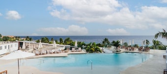 LUX 3BR Condo 2 Minutes to Mambo Beach by Bocobay