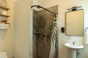 Hair dryer, towels, soap, shampoo - Free Parking, 6min->Beach & DWN, 950Mbps, KingBed, Laundry Service, PetsOK (Sayulita)