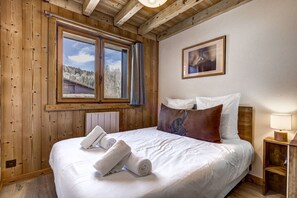 2 slaapkamers, een strijkplank/strijkijzer, reisbedje, gratis wifi