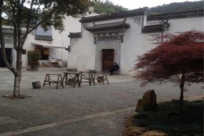 Unclassified image, 3 of 10, button - Jixi Longchuan No.19 Farm Hotel (Jixi)