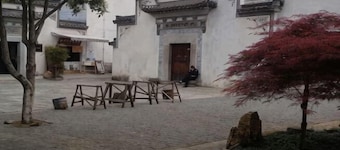 Jixi Longchuan No.19 Farm Hotel
