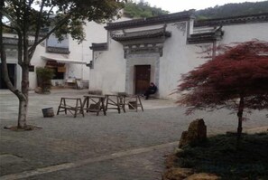 Unclassified image, 4 of 10, button - Jixi Longchuan No.19 Farm Hotel (Jixi)
