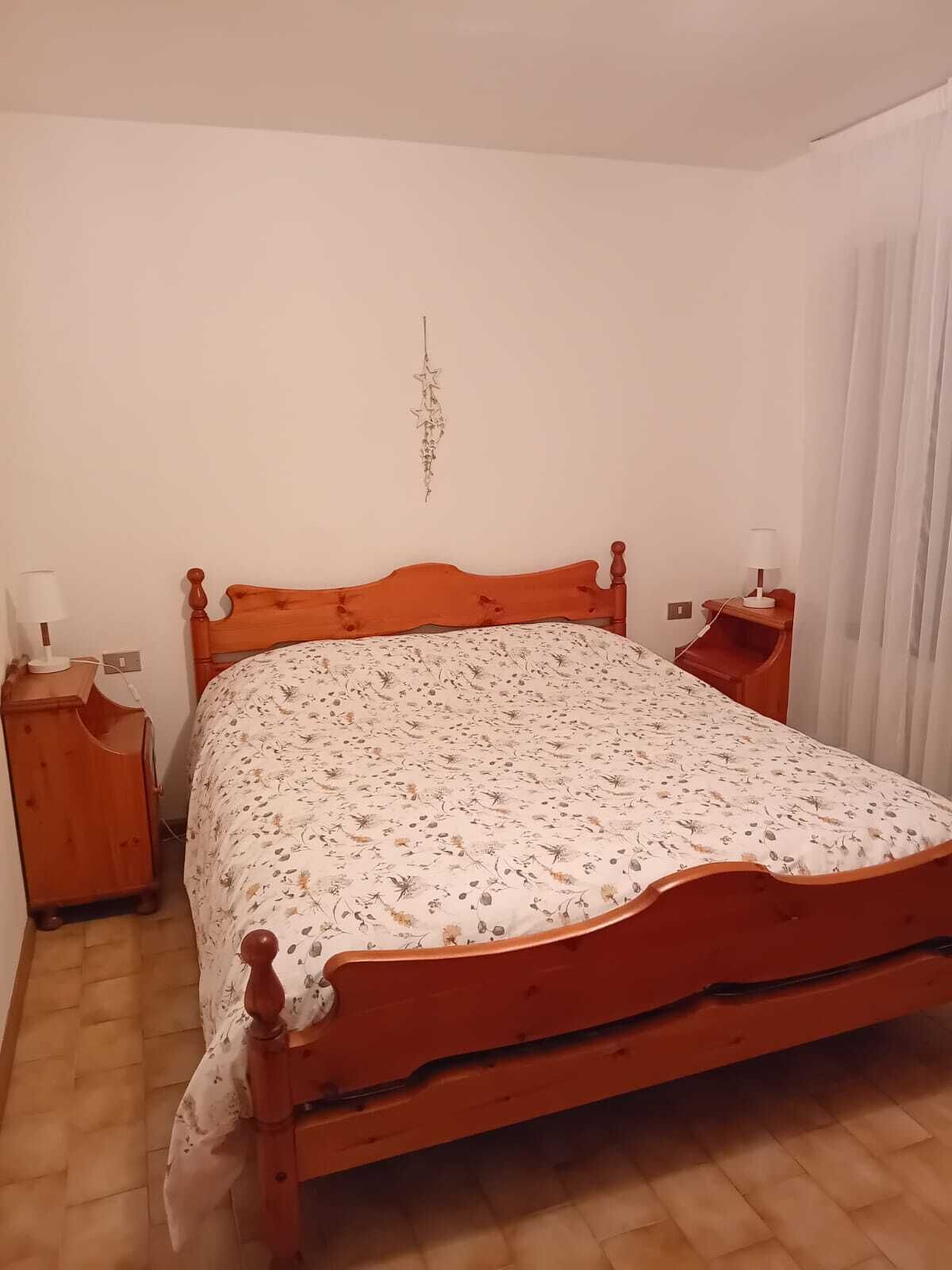 2 slaapkamers, een strijkplank/strijkijzer, beddengoed