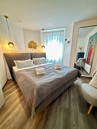 Stilvolle Einliegerwohnung mit Boxspringbett