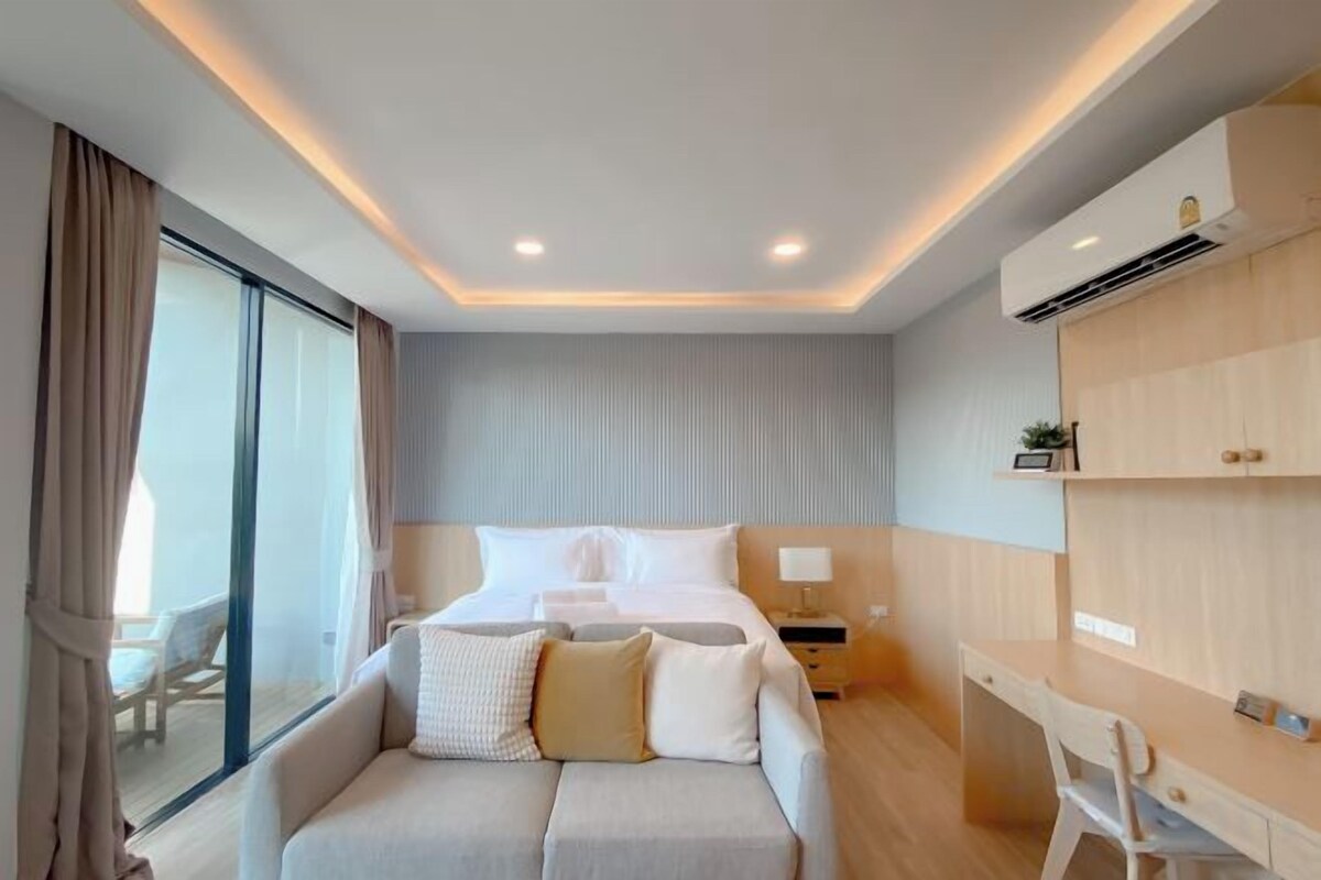 Ropa de cama de alta calidad y minibar con artículos gratuitos