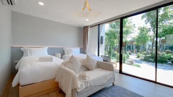Standard Twin Room, 2 Twin Beds | Premium bedding, free minibar, in-room safe, desk