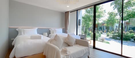 Standard Twin Room, 2 Twin Beds | Premium bedding, free minibar, in-room safe, desk
