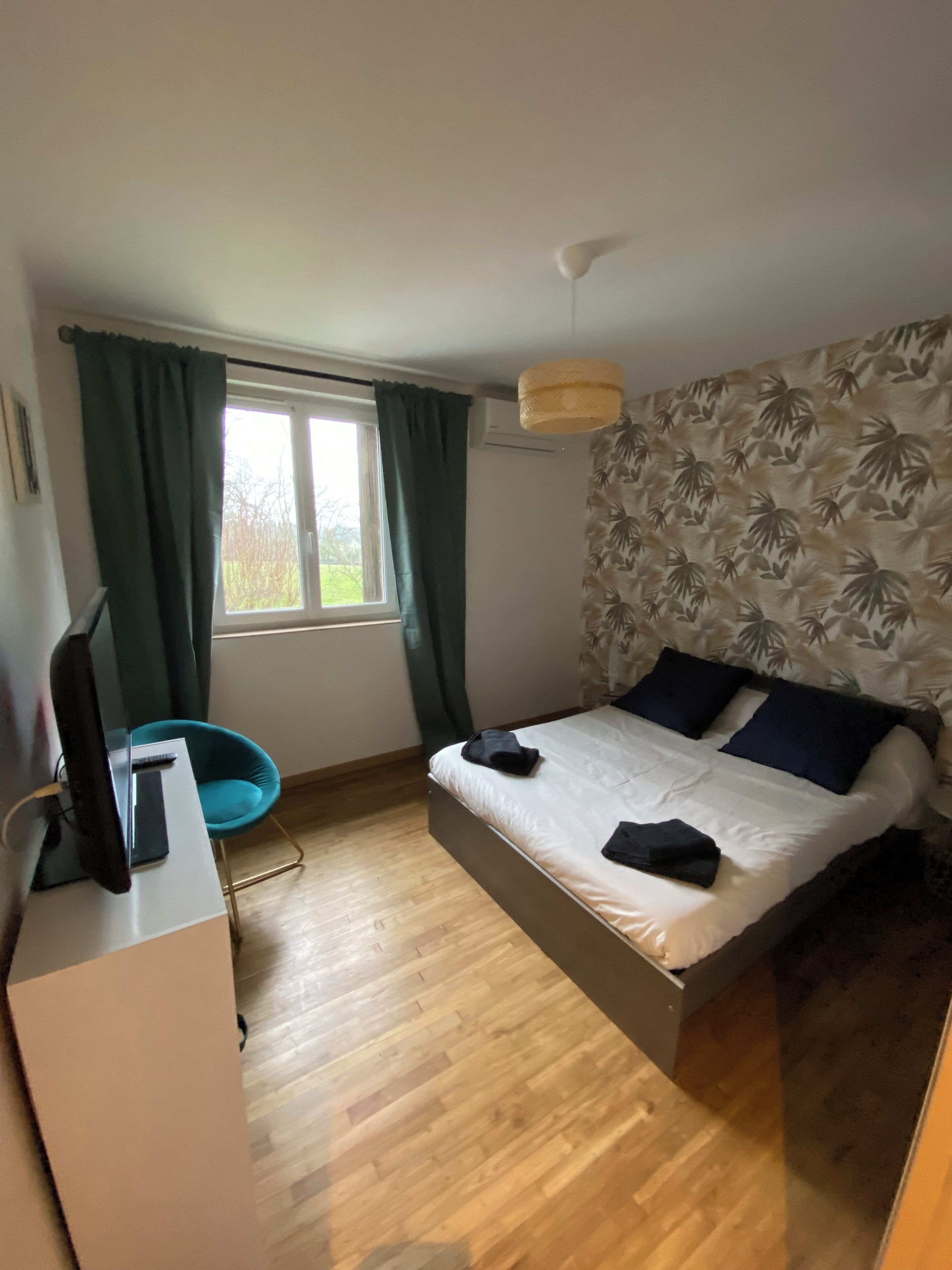 2 chambres, fer et planche à repasser, lit parapluie, Wi-Fi gratuit