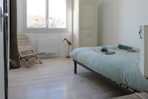 4 bedrooms, free WiFi, bed sheets