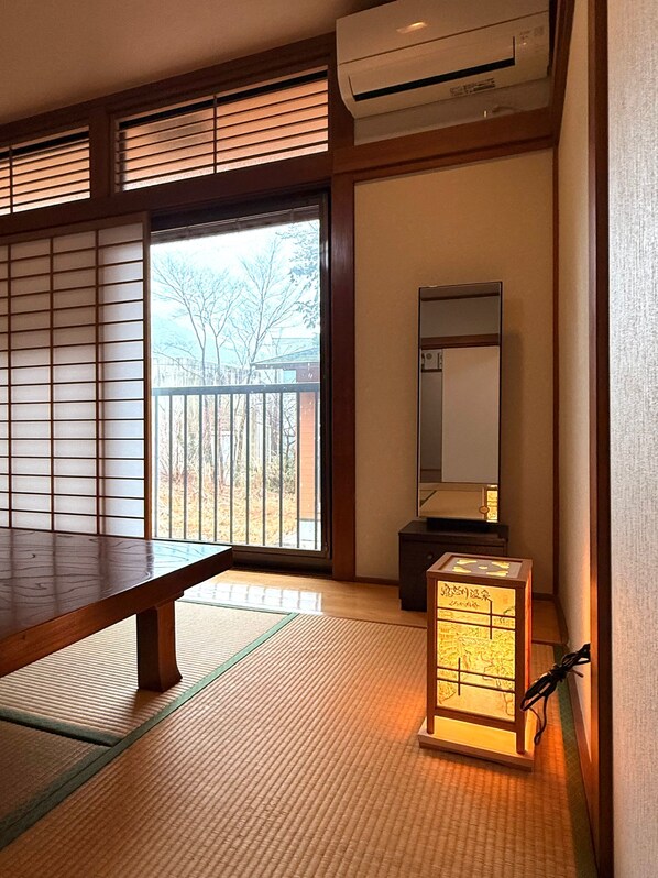 Classic Townhome, 1 Bedroom, Non Smoking, Courtyard View (Omakase ) | Down duvets, in-room safe, laptop workspace, free WiFi - Kaederesort Kinugawaonsen (Nikko)