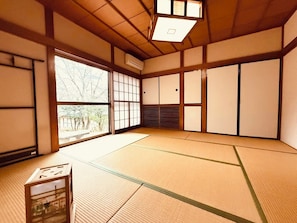 Deluxe Villa, Non Smoking, Garden View (Nantai) | Down comforters, in-room safe, laptop workspace, free WiFi - Kaederesort Kinugawaonsen (Nikko)