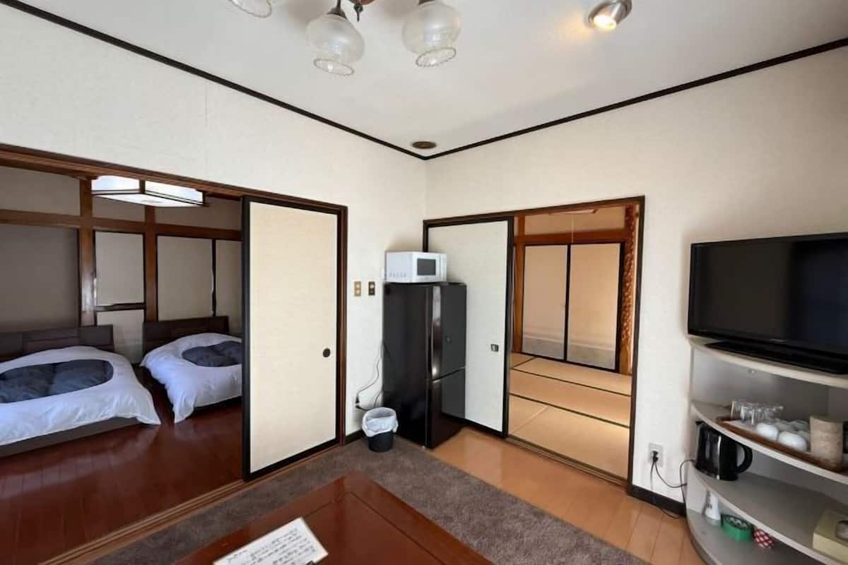 1 bedroom, down comforters, in-room safe, laptop workspace