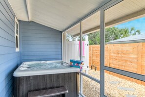 Indoor spa tub