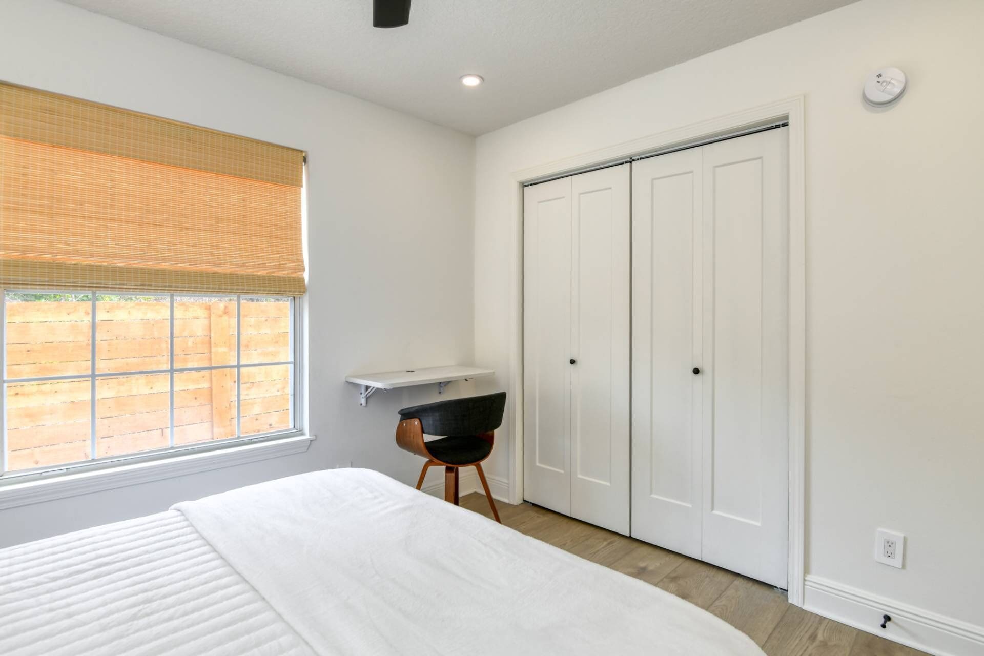 4 bedrooms, desk, iron/ironing board, free WiFi