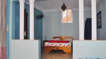 Laptop workspace, free WiFi