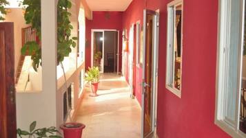 Ruang kerja ramah laptop dan Wi-Fi gratis