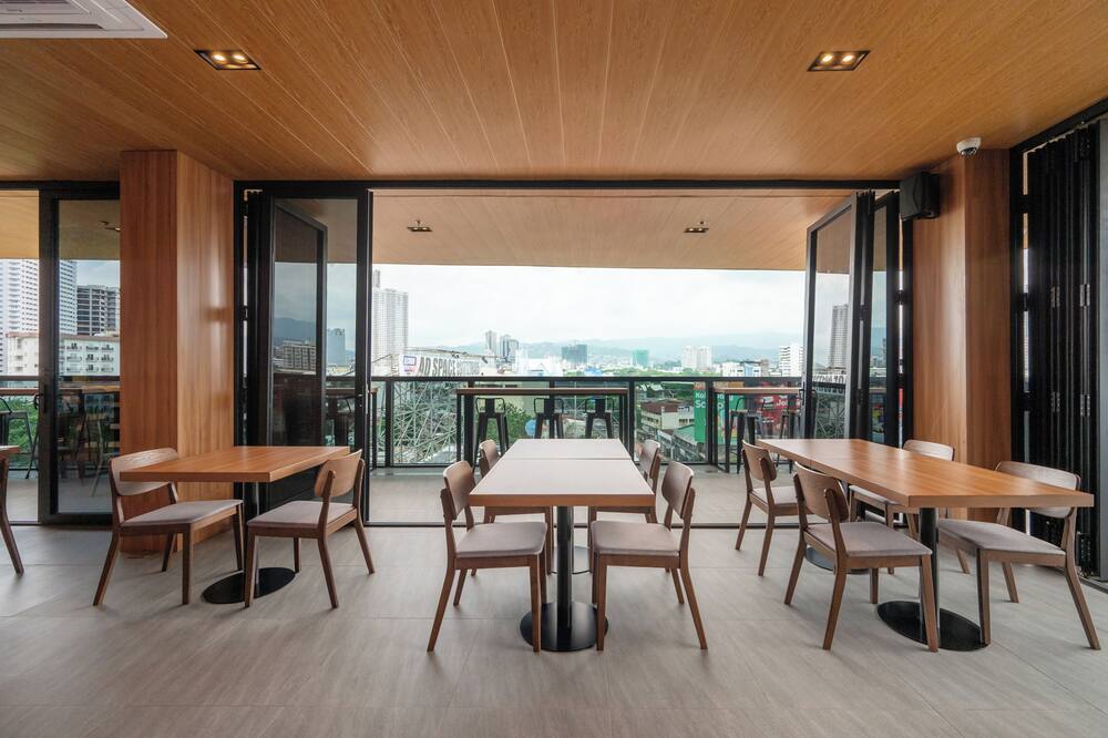 Kokotel Cebu Adira