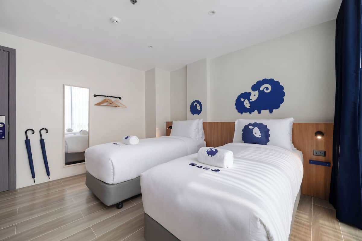 Classic Twin Room | In-room safe, desk, free WiFi