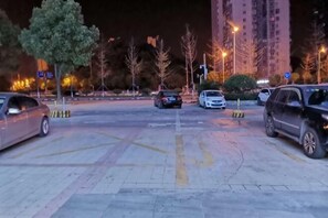 Property grounds - Panlongshan Hotel (Su Longqiao Subway Station Store) (Changsha)