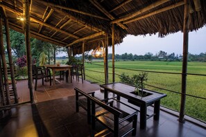 Outdoor dining - Two independents BR in a pristine area in Hoi An (Thành phố Hội An)