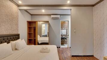 Villa - uteplats - utsikt mot poolen | 4 sovrum, värdeförvaringsskåp på rummet, gratis wi-fi och sängkläder