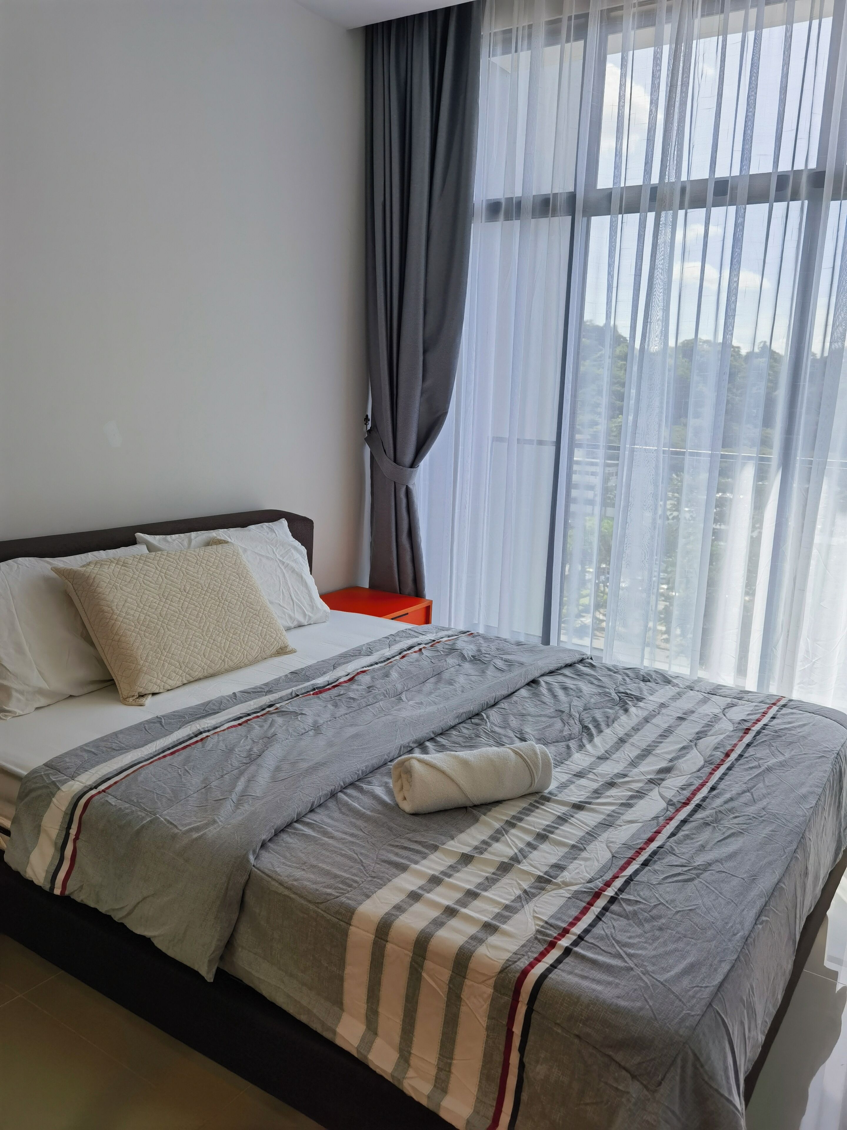 1 chambre, fer et planche à repasser, Wi-Fi, draps fournis