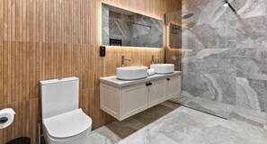 Dusche, Haartrockner, Handtücher