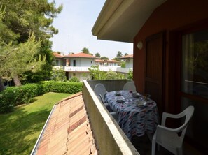 Outdoor dining - Tranquil nest in nature (Bibione)