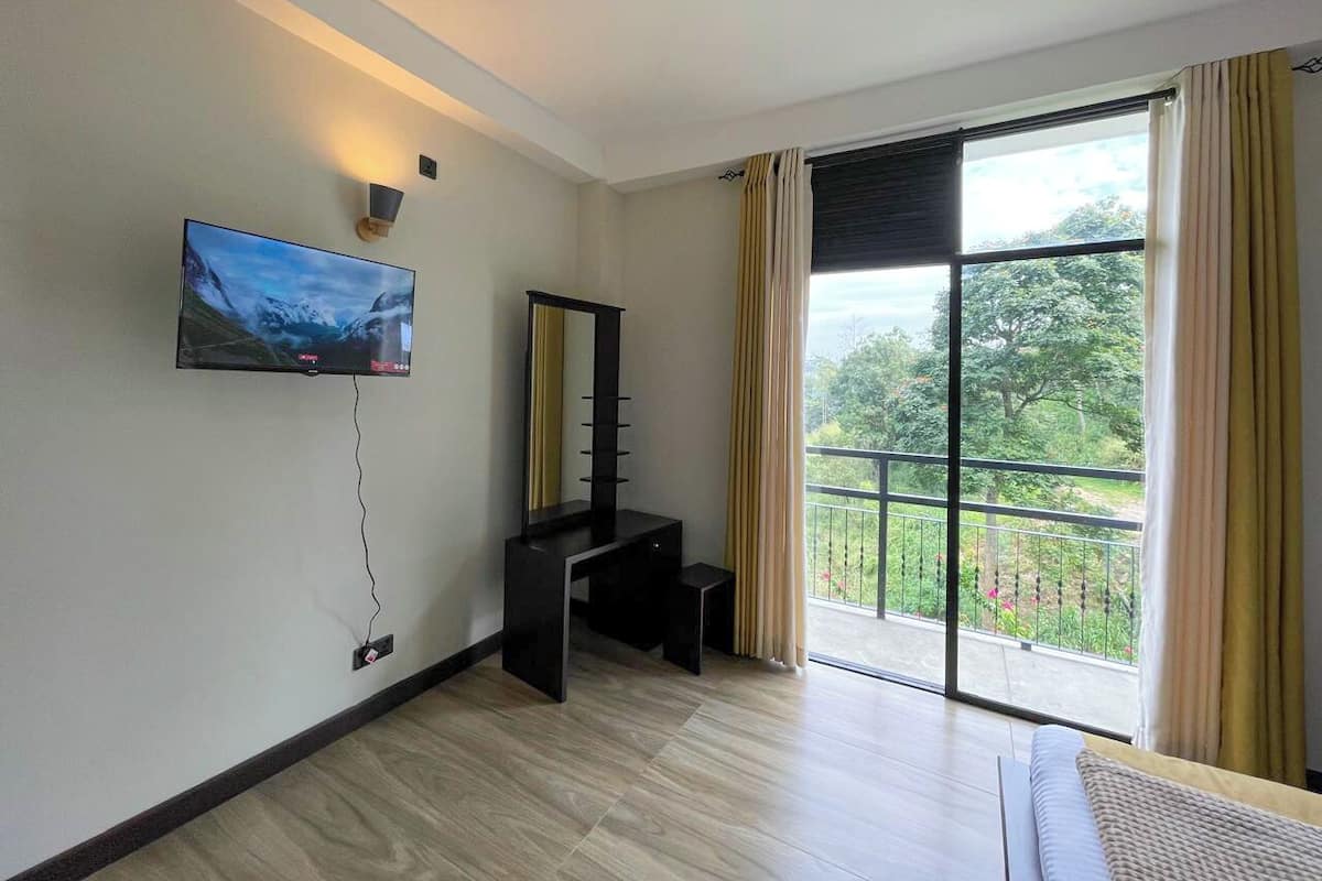 Deluxe Room, 1 Double Bed, Mountain View, Mountainside