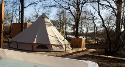 Tente luxe Etang vue Jacuzzi privatif Copa cabanes 3