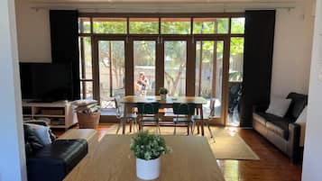 TV, fireplace, DVD player