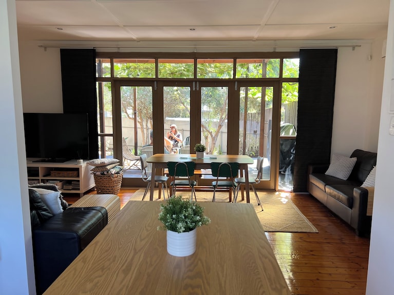 Sellicks Beach Getaway - Cosy 3 Bedroom Home, 1 Street Back From Beach. Sleeps 8 - Adélaïde