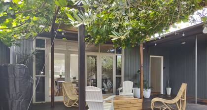 Sellicks Beach Getaway - Cosy 3 bedroom home, 1 street back from beach. Sleeps 8