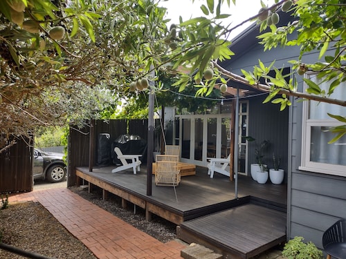 Sellicks Beach Getaway - Cosy 3 bedroom home, 1 street back from beach. Sleeps 8