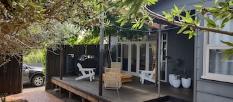 Sellicks Beach Getaway - Cosy 3 bedroom home, 1 street back from beach. Sleeps 8