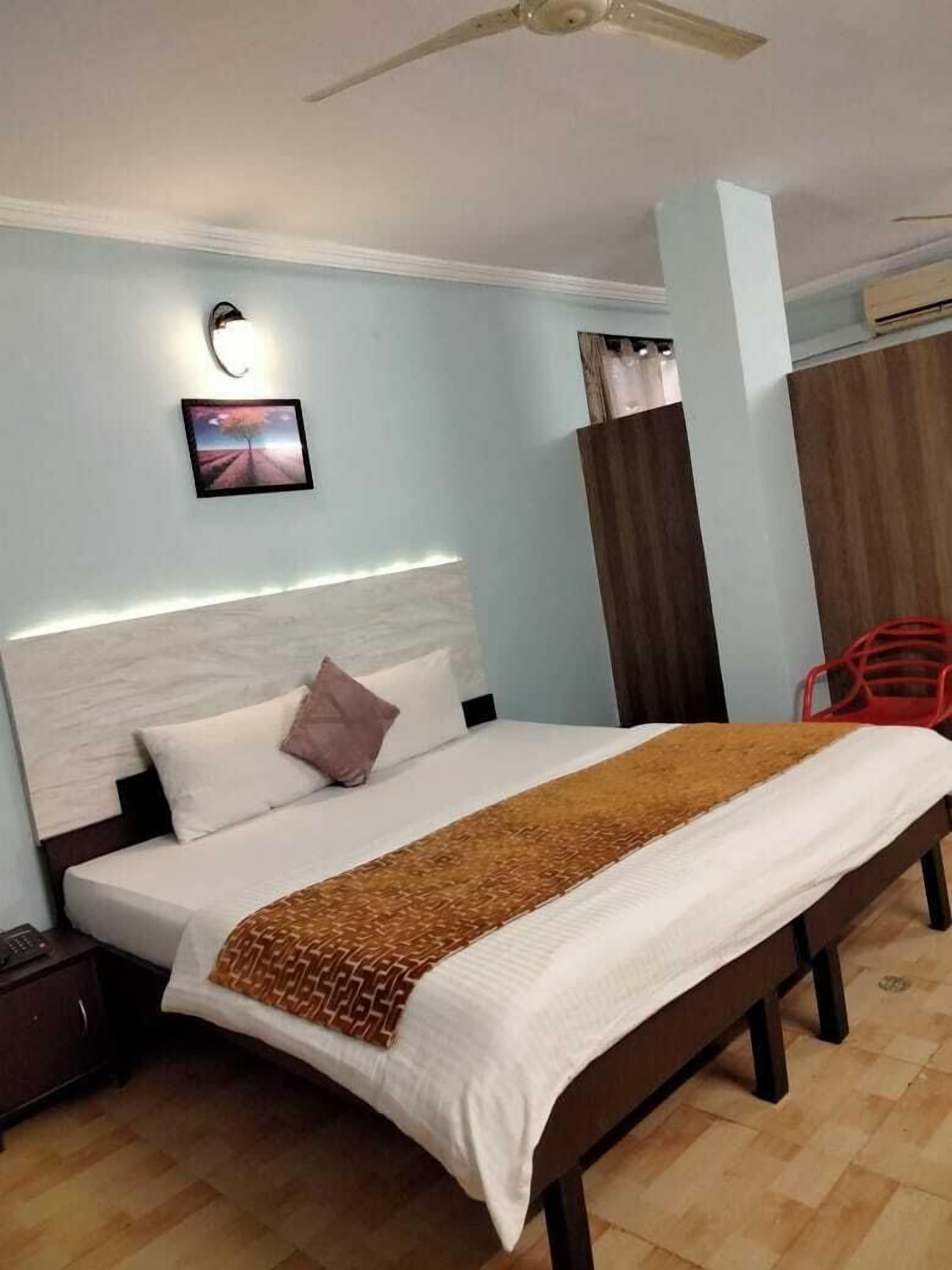 高档床上用品、迷你吧、熨斗/熨衣板、免费 WiFi