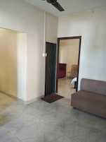 Premium bedding, minibar, iron/ironing board, free WiFi