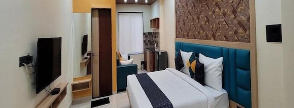 Premium bedding, minibar, iron/ironing board, free WiFi - HOTEL SARIKA (Murbad)