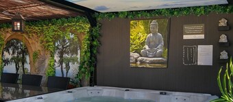 Luxurious country house with whirlpool, sauna and private swimming pool