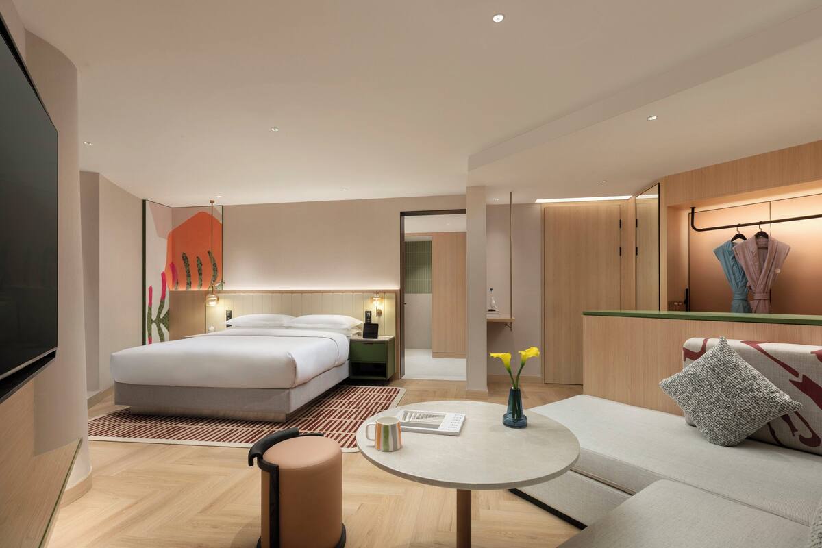 Suite, 1 King Bed, City View | Premium bedding, down duvets, minibar, desk
