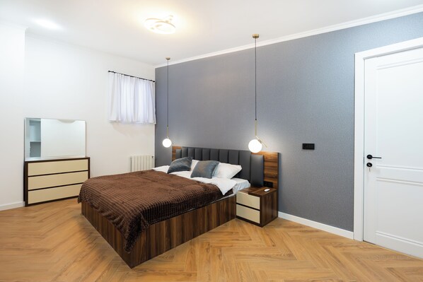 Stadtwohnung, 4 Schlafzimmer, Balkon