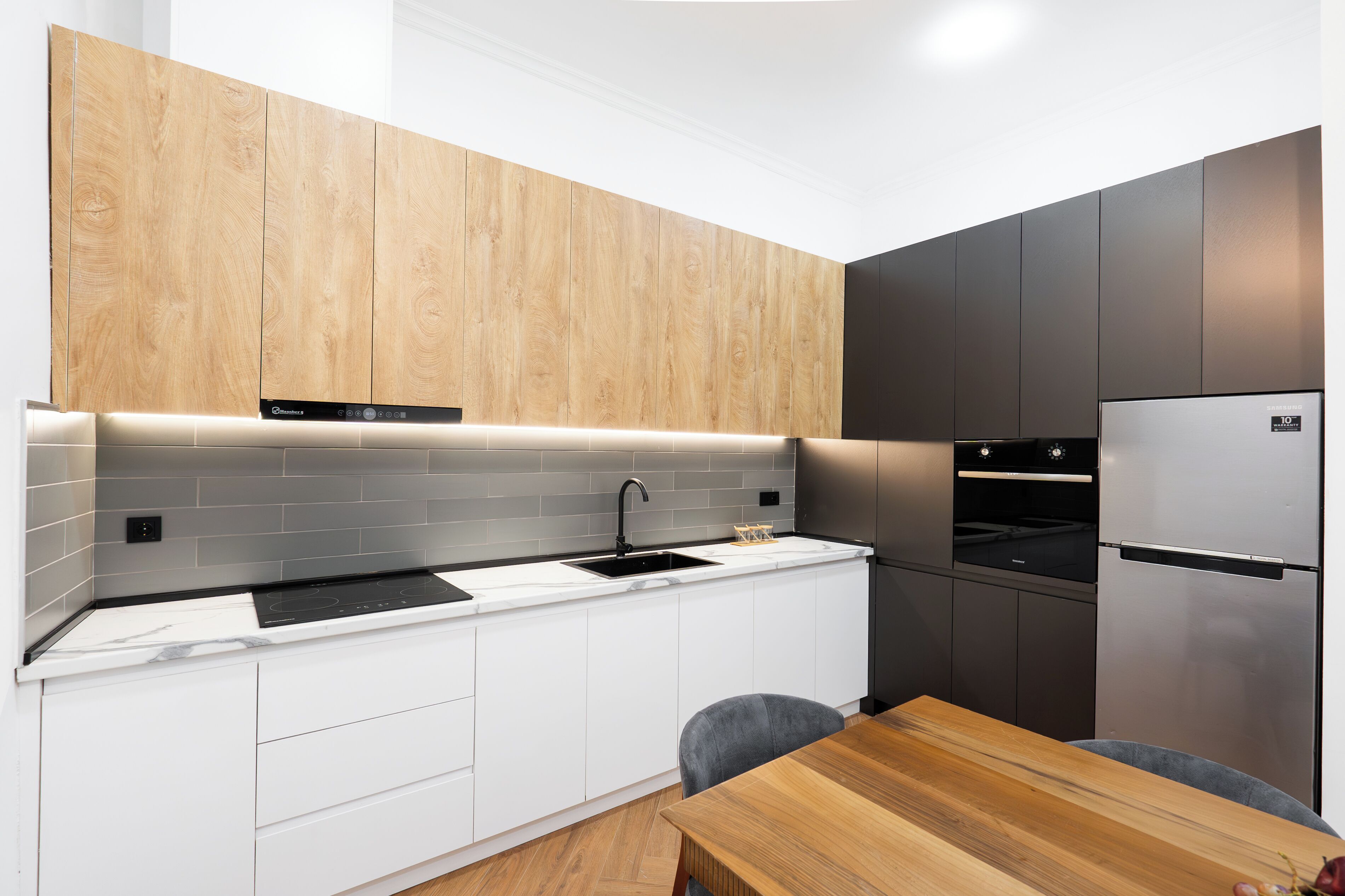 Stadtwohnung, 4 Schlafzimmer, Balkon | Eigene Küche | Wasserkocher mit Kaffee-/Teezubehör, Wasserkocher