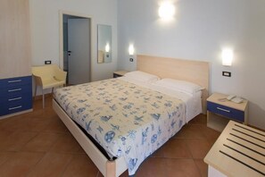 Basic-Doppelzimmer | Zimmersafe, Schreibtisch