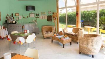 Colazione a buffet inclusa, servita tutte le mattine