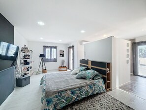 5 bedrooms, iron/ironing board, WiFi, bed sheets - VILLA 8/10 PERSONS (alata)