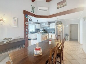 Dining - VILLA 8/10 PERSONS (alata)