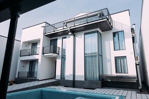 Façana frontal de l'allotjament