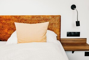 Apartamento, 1 cama de matrimonio con sofá cama, vistas a la montaña | 1 dormitorio, escritorio, espacio para trabajar con un portátil